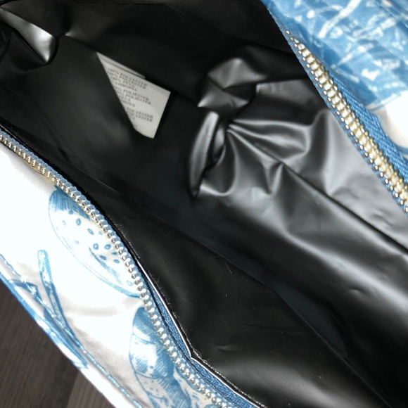 Betsey Johnson Insulated Satchel Lunch Tote White & Blue Fast Food Print NWT - Picture 10 of 16